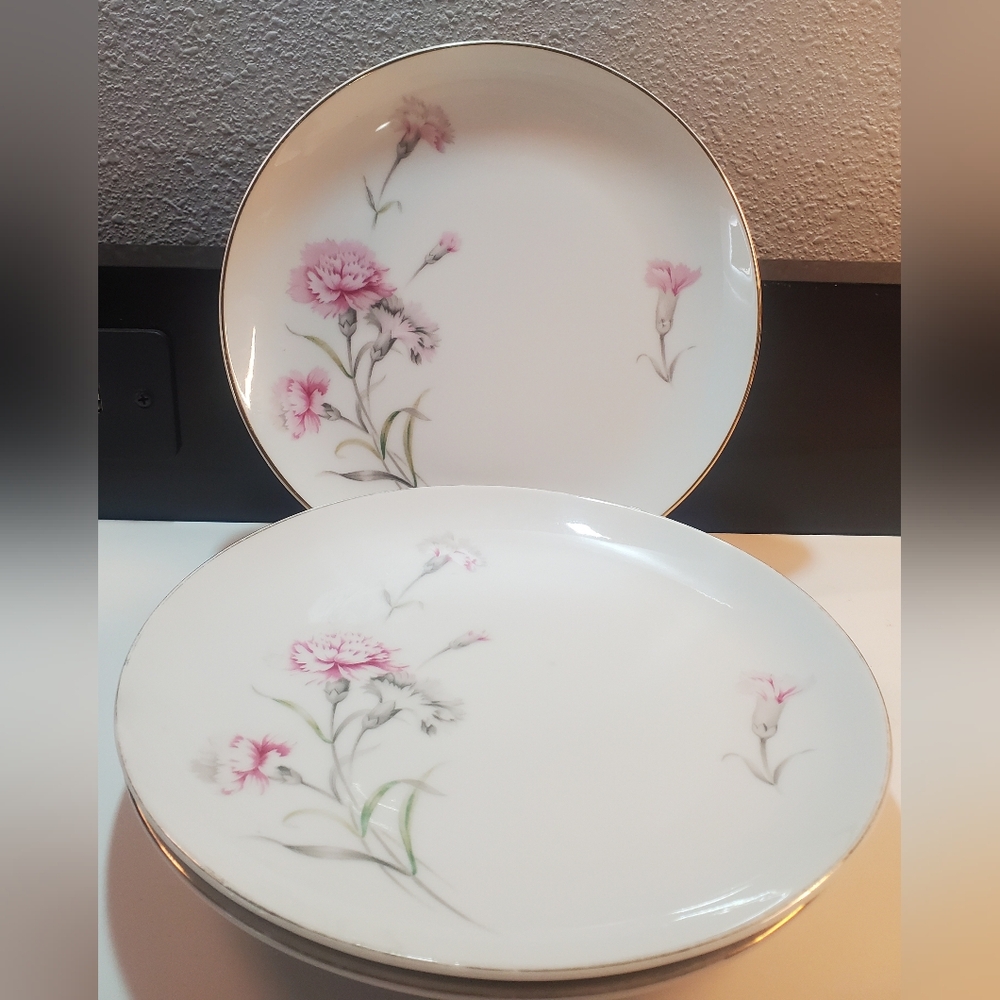 Vintage Fine China Royal Coart Japan , Carnation, dinner plates, set of 4